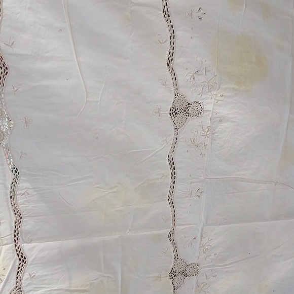 Handmade Vintage Tablecloth By Grandma - Picture 5 of 11